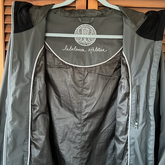 Lululemon raincoat small - Picture 4 of 6
